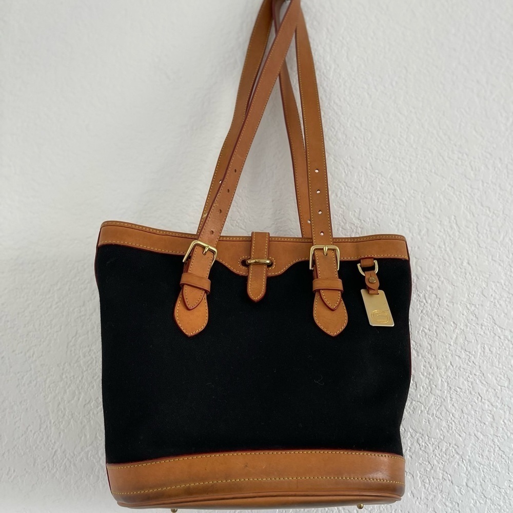 Dooney & Bourke Cabriolet Shoulder bag